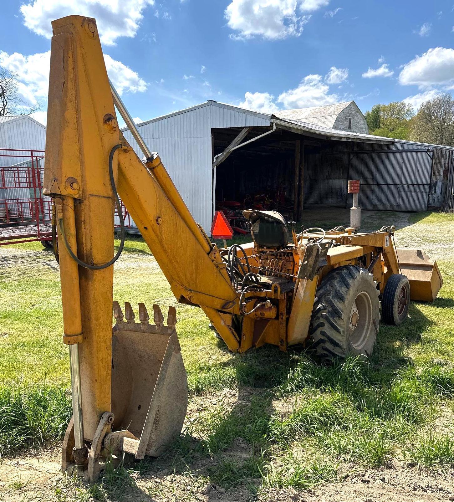 International 3444 Backhoe w/loader. 3492 Hrs.