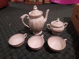 60 Piece Chodziez Polish China Set