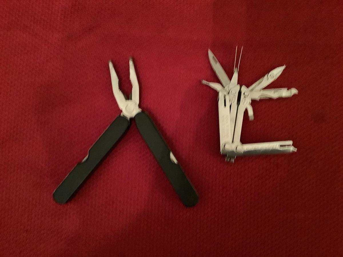 2 Multi Tool Knives