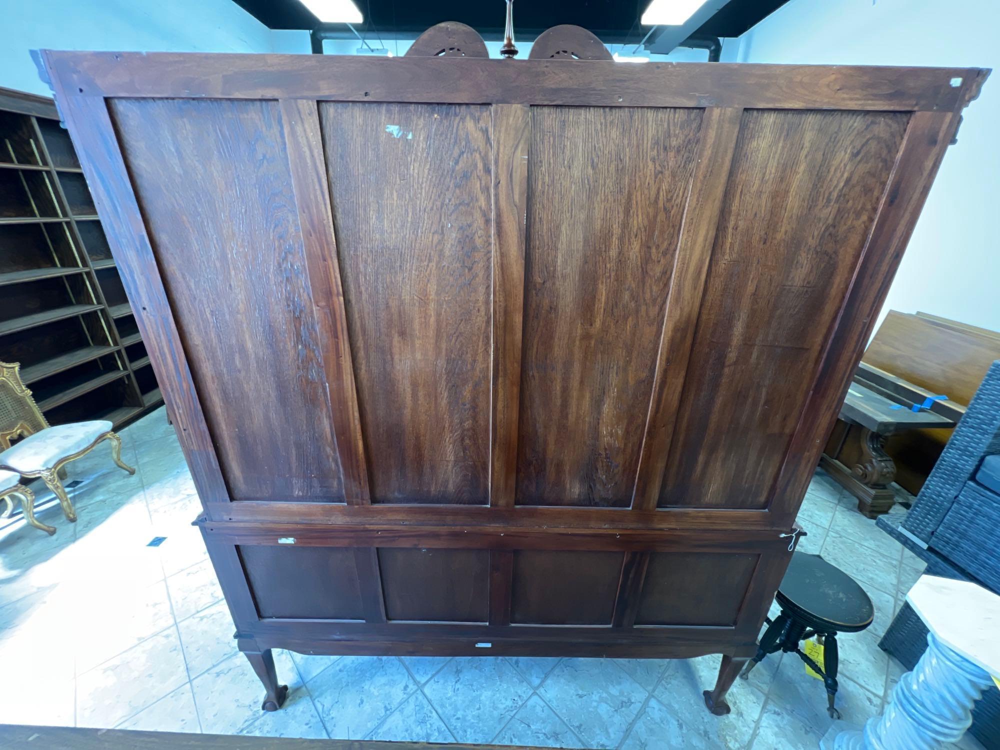 Chippendale Dining Room Hutch with Glass Doors