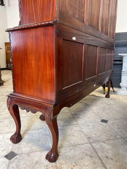 Chippendale Dining Room Hutch with Glass Doors