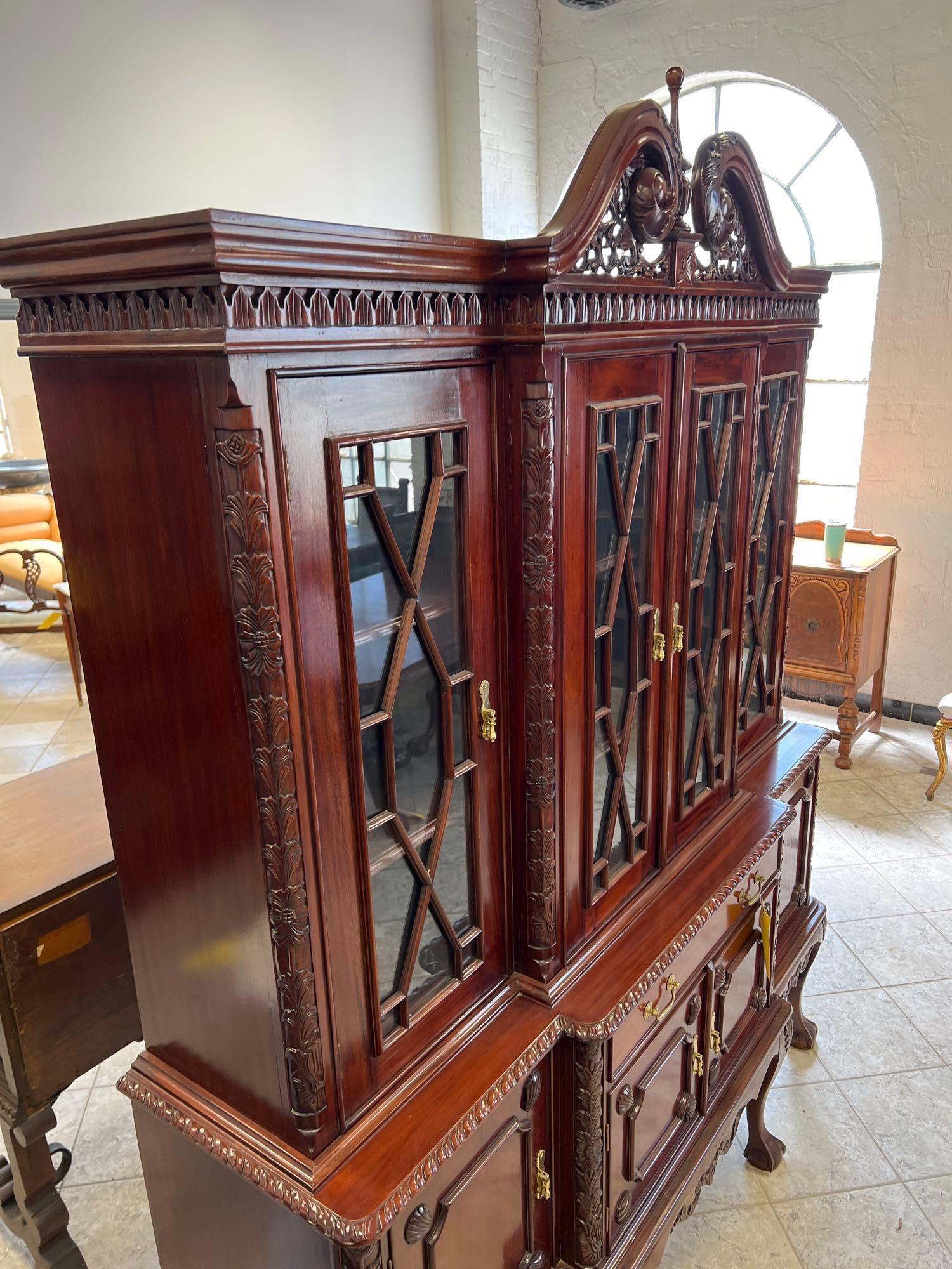 Chippendale Dining Room Hutch with Glass Doors