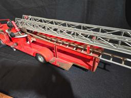 Model Dopke Fire Truck
