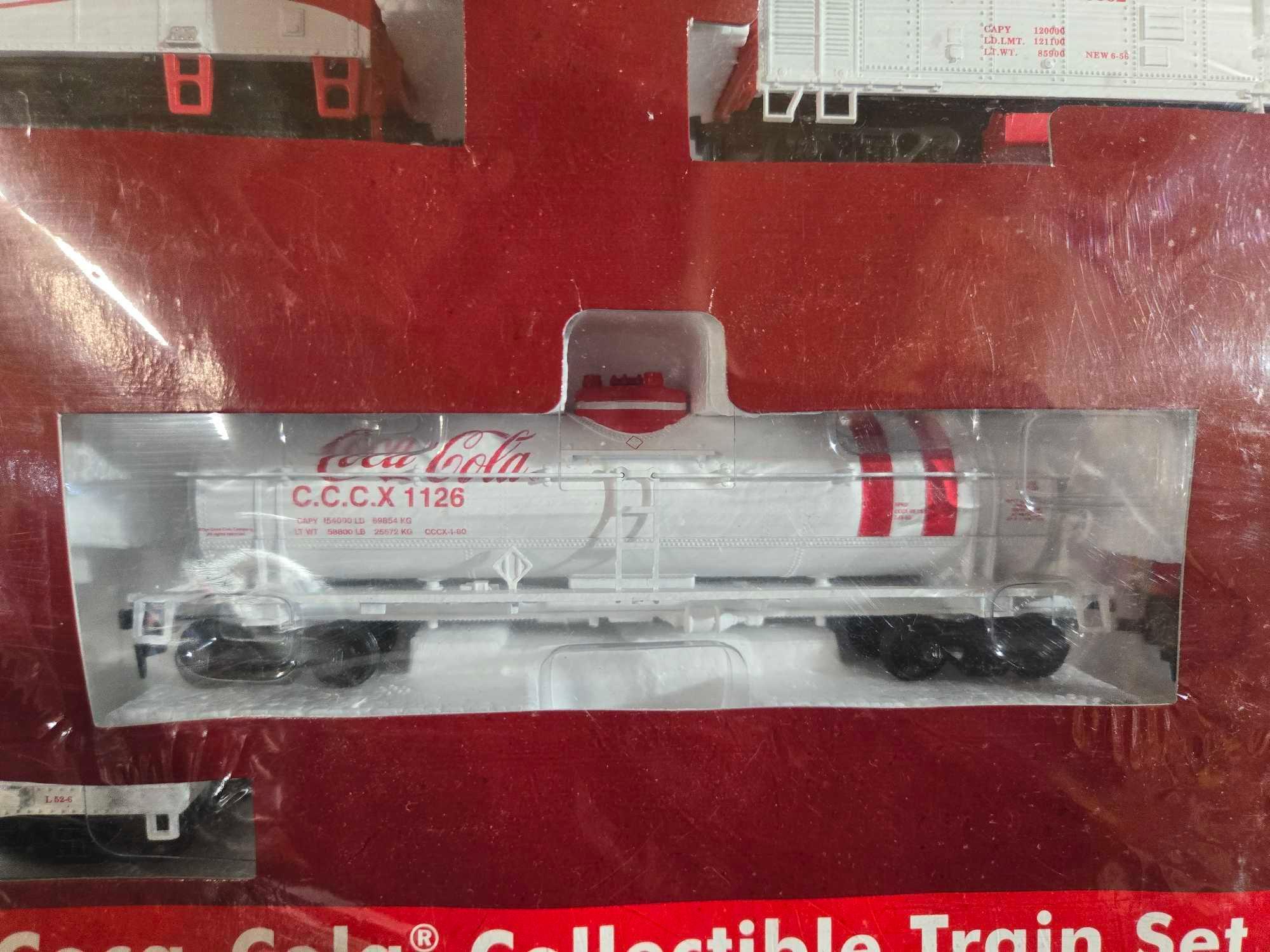 NIB Coca Cola HO Collectible Train Set