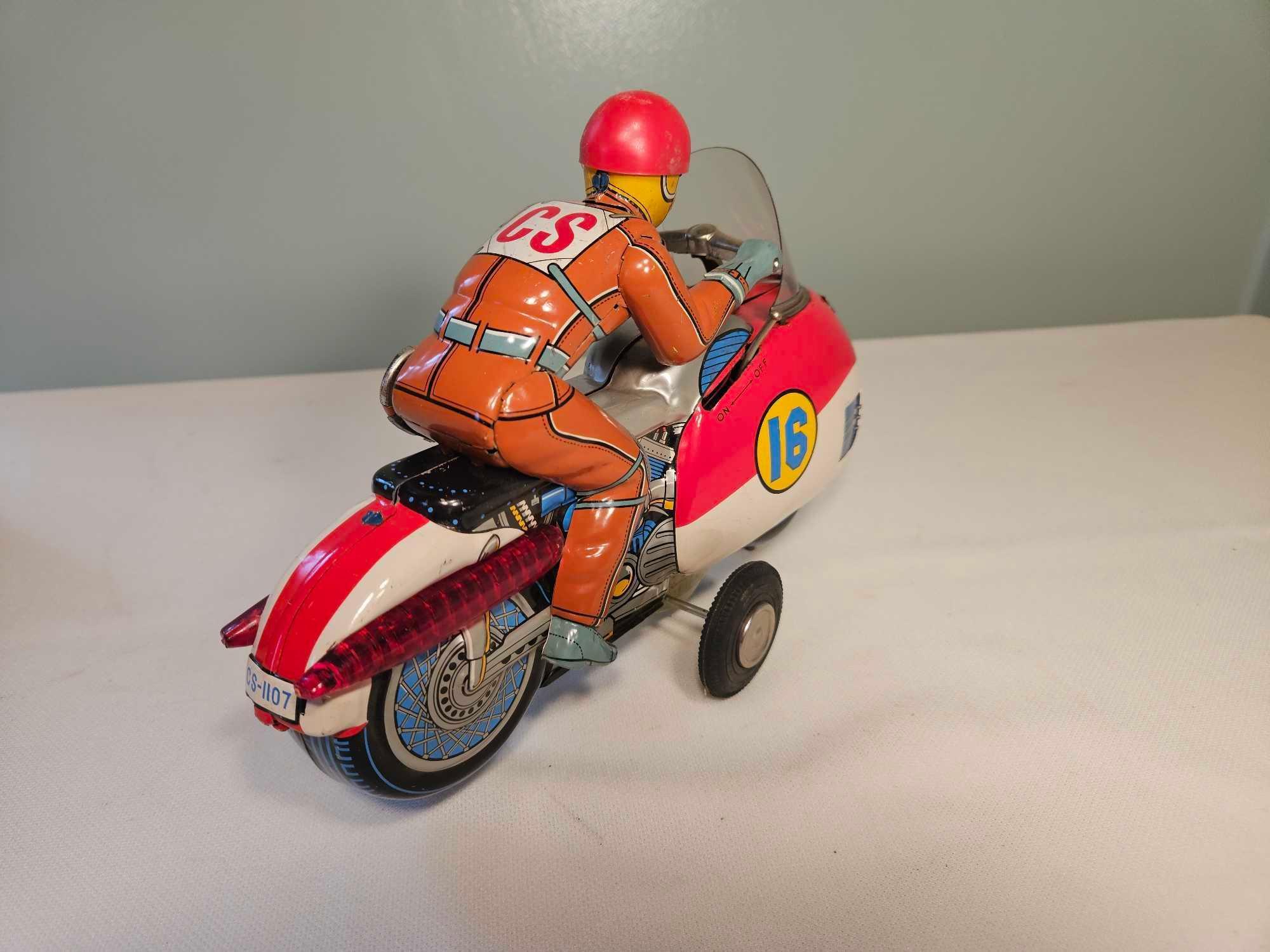 Cragstan Battery Operated Daredevil Stunt Motorcycle