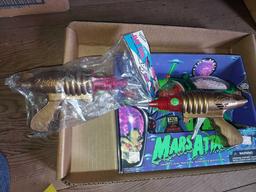 Mars Attacks Laser Gun Toy & 2 Super Ray Gun Toys