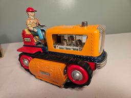 Showa Battery Operated Tractor with Driver in Original Box