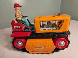 Showa Battery Operated Tractor with Driver in Original Box