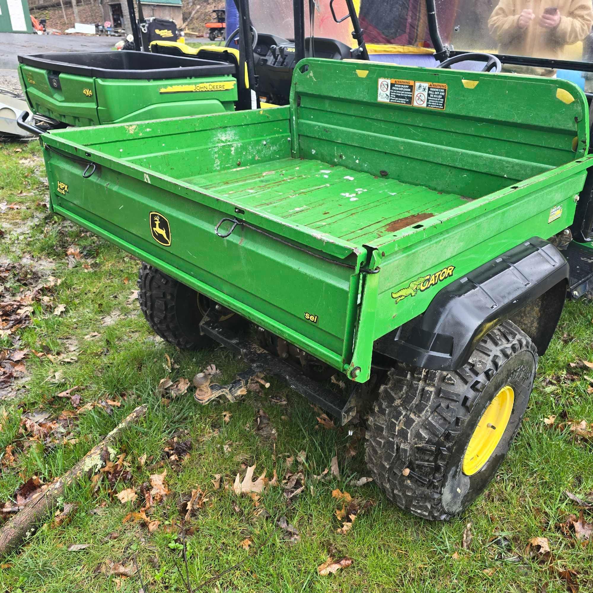 John Deere HPX Diesel Gator - 4x4 - electric dump bed