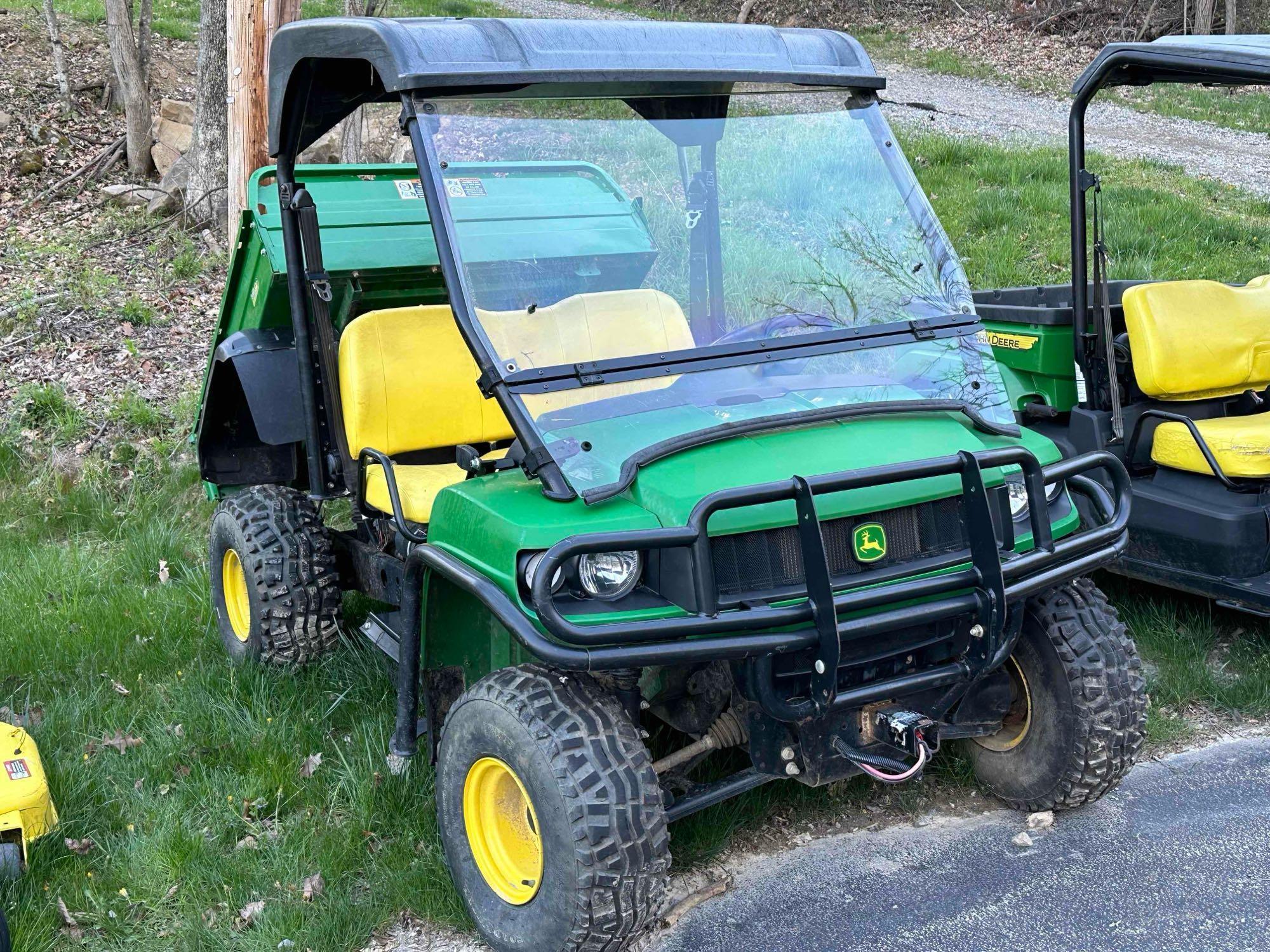 John Deere HPX Diesel Gator - 4x4 - electric dump bed