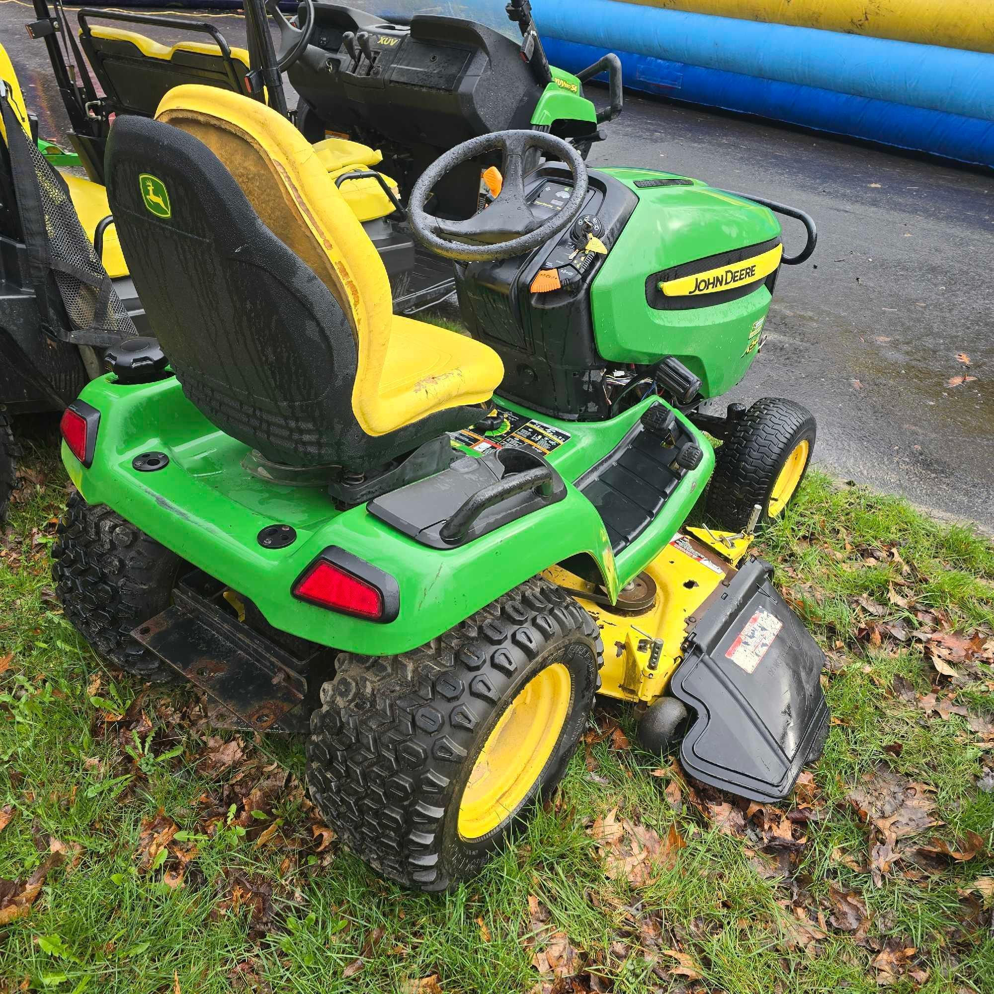 JohnDeere X540 Lawn Tractor - 48in deck - hydrostatic