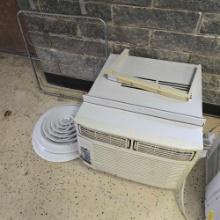 Frigidaire window air conditioning unit - works