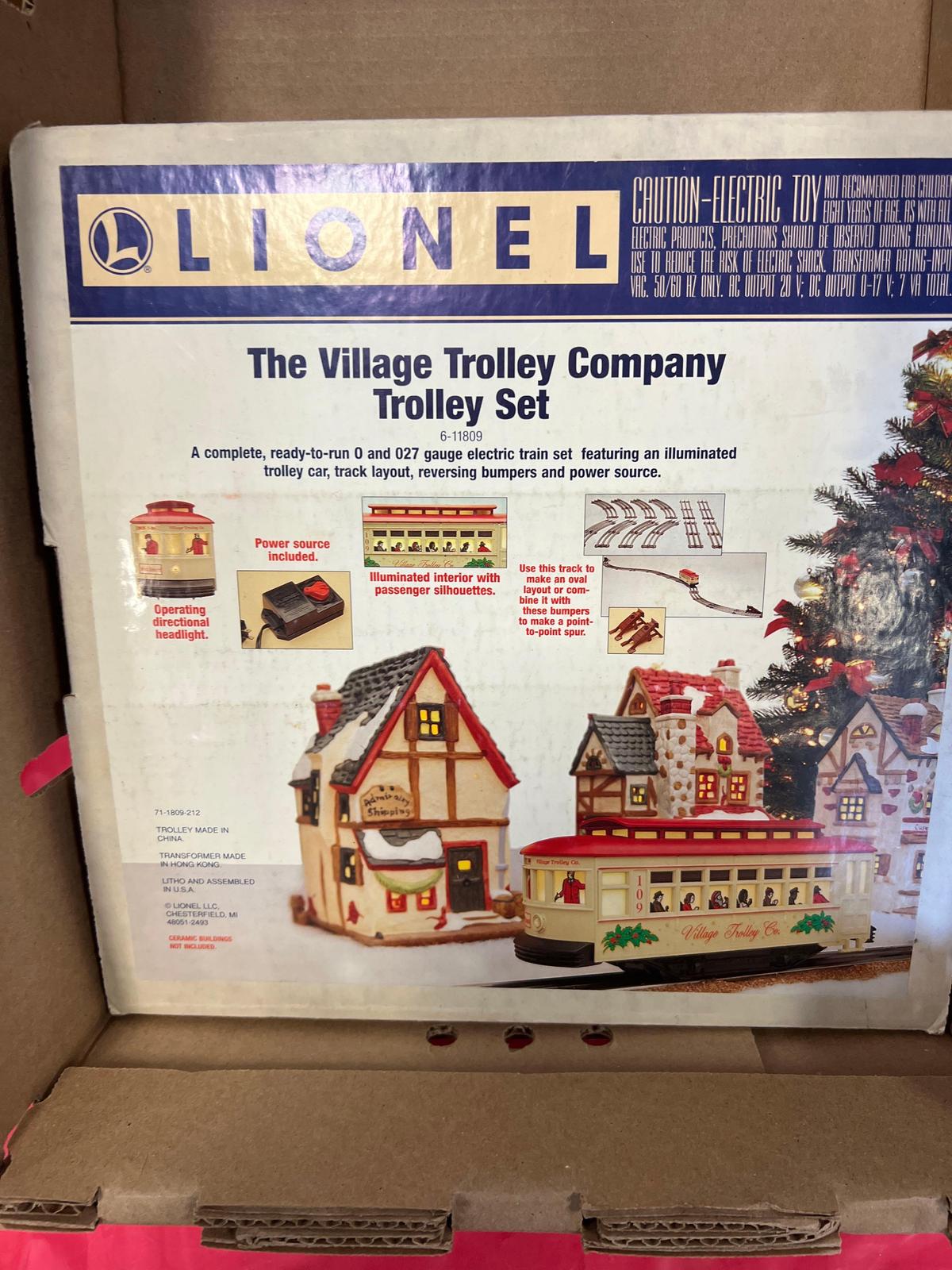 Lionel Christmas Trolley Set