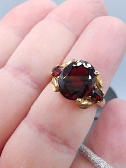 Large genuine garnet 14k yellow gold ring, size 7.5