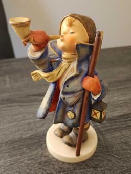 Large 7.25" Hummel figurine, Hear Ye Hear Ye