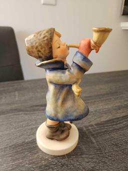 Large 7.25" Hummel figurine, Hear Ye Hear Ye