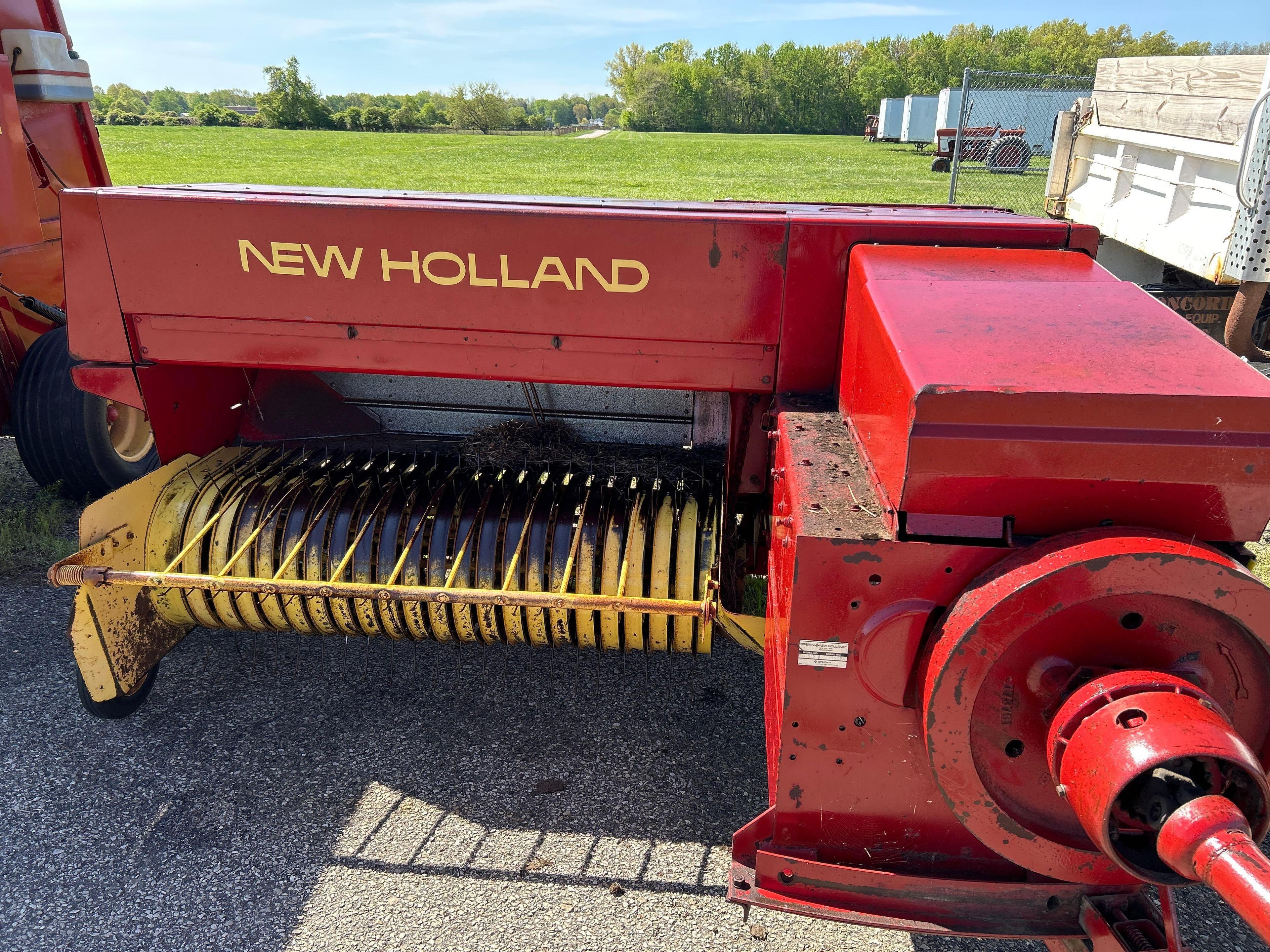 New Holland hayliner 315 Baler with chute