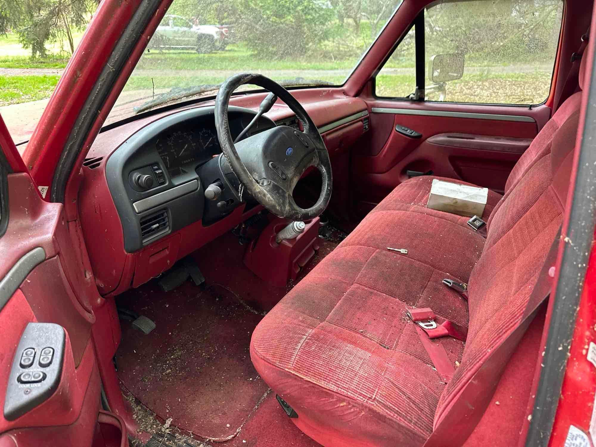 1993 Ford F150 Pick Up Truck 4x2 with cap, not running