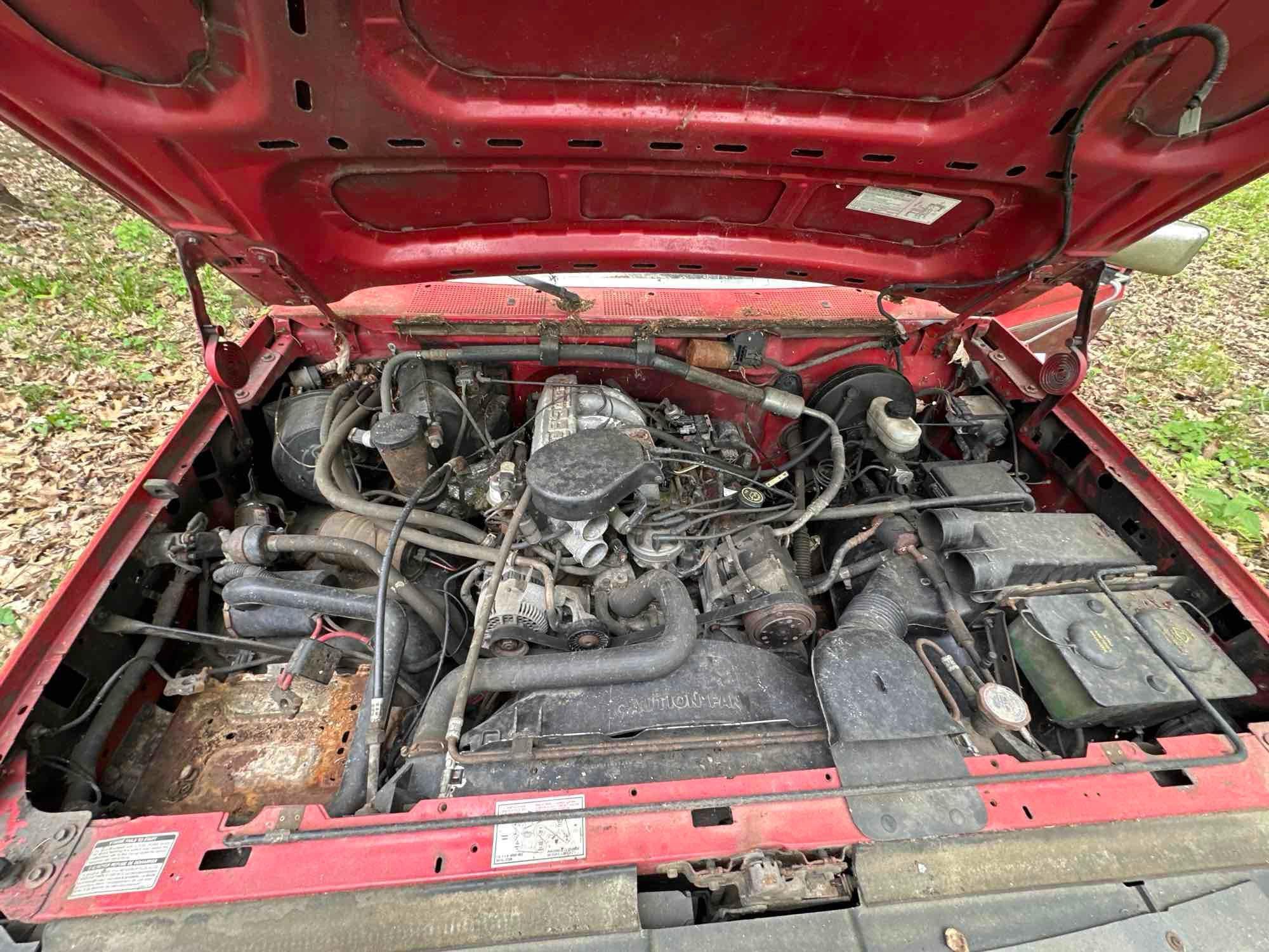 1993 Ford F150 Pick Up Truck 4x2 with cap, not running