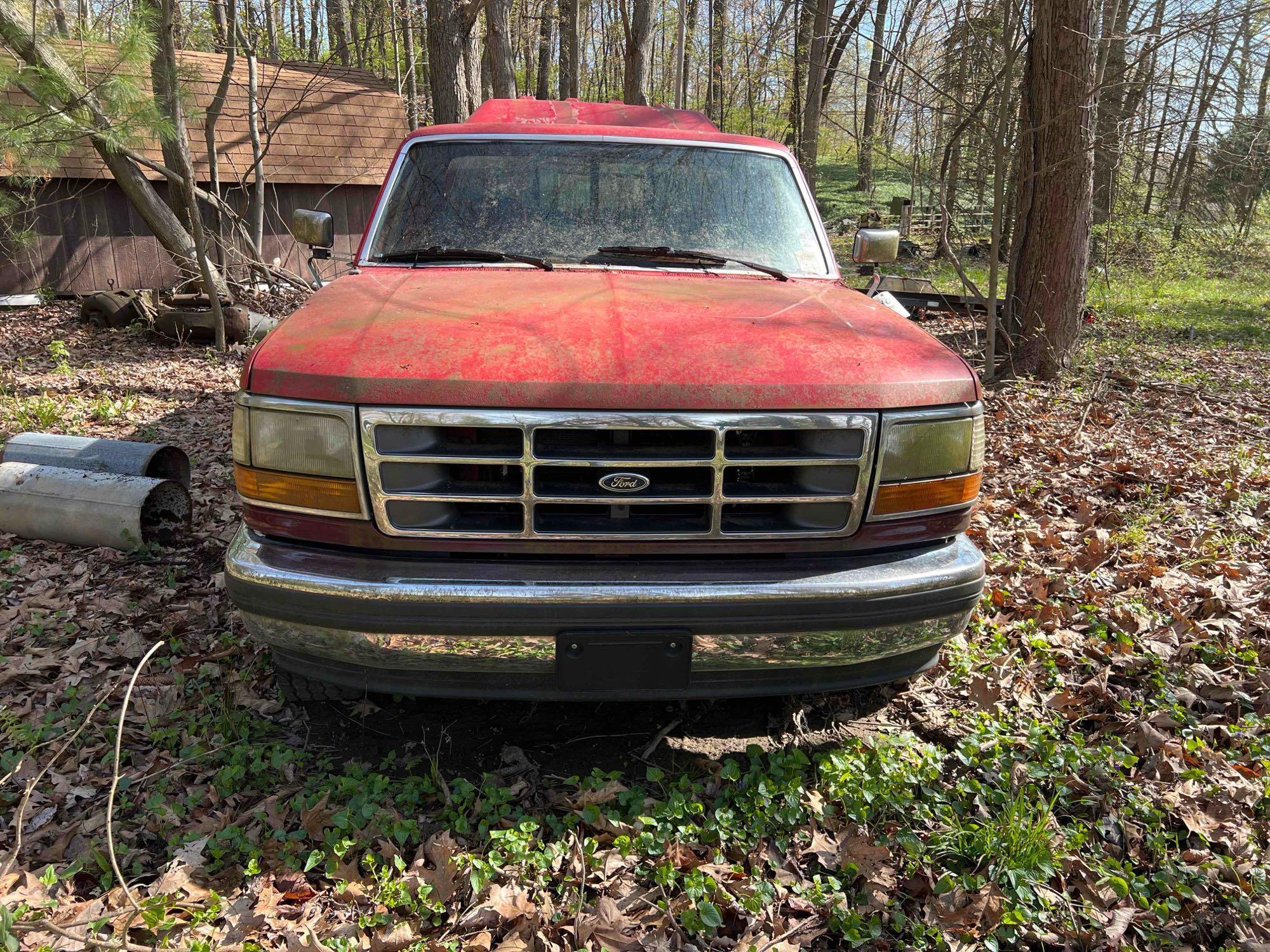 1993 Ford F150 Pick Up Truck 4x2 with cap, not running