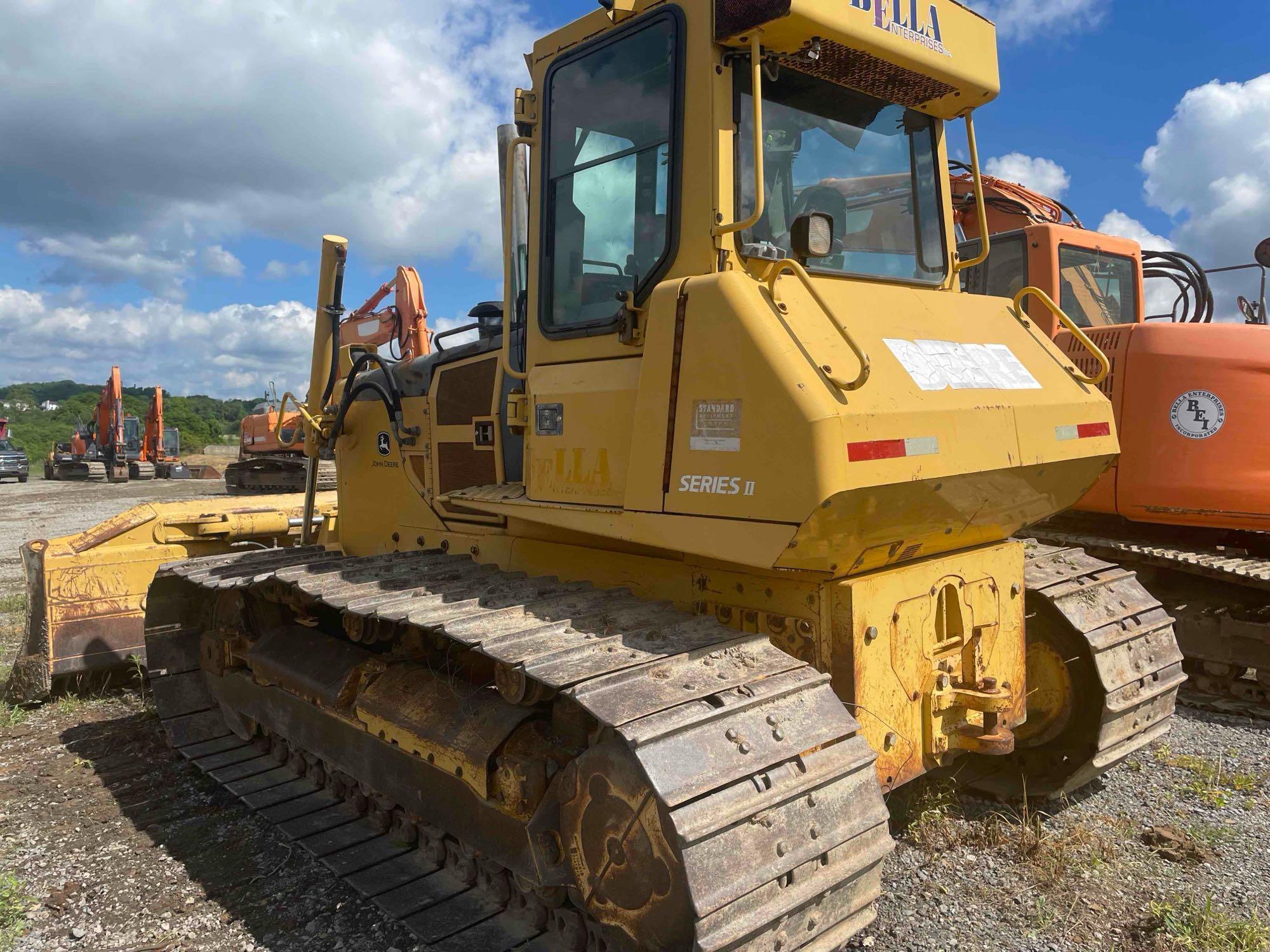 John Deere 850 series II dozer