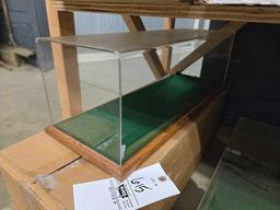 2 Plexiglass show cases