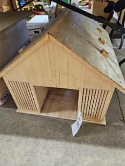 Custom drive thru corn crib, 24 x 31in