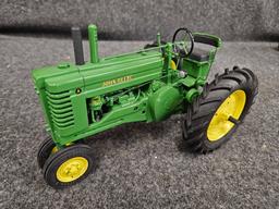 Custom John Deere Model A by Gilson Riecke