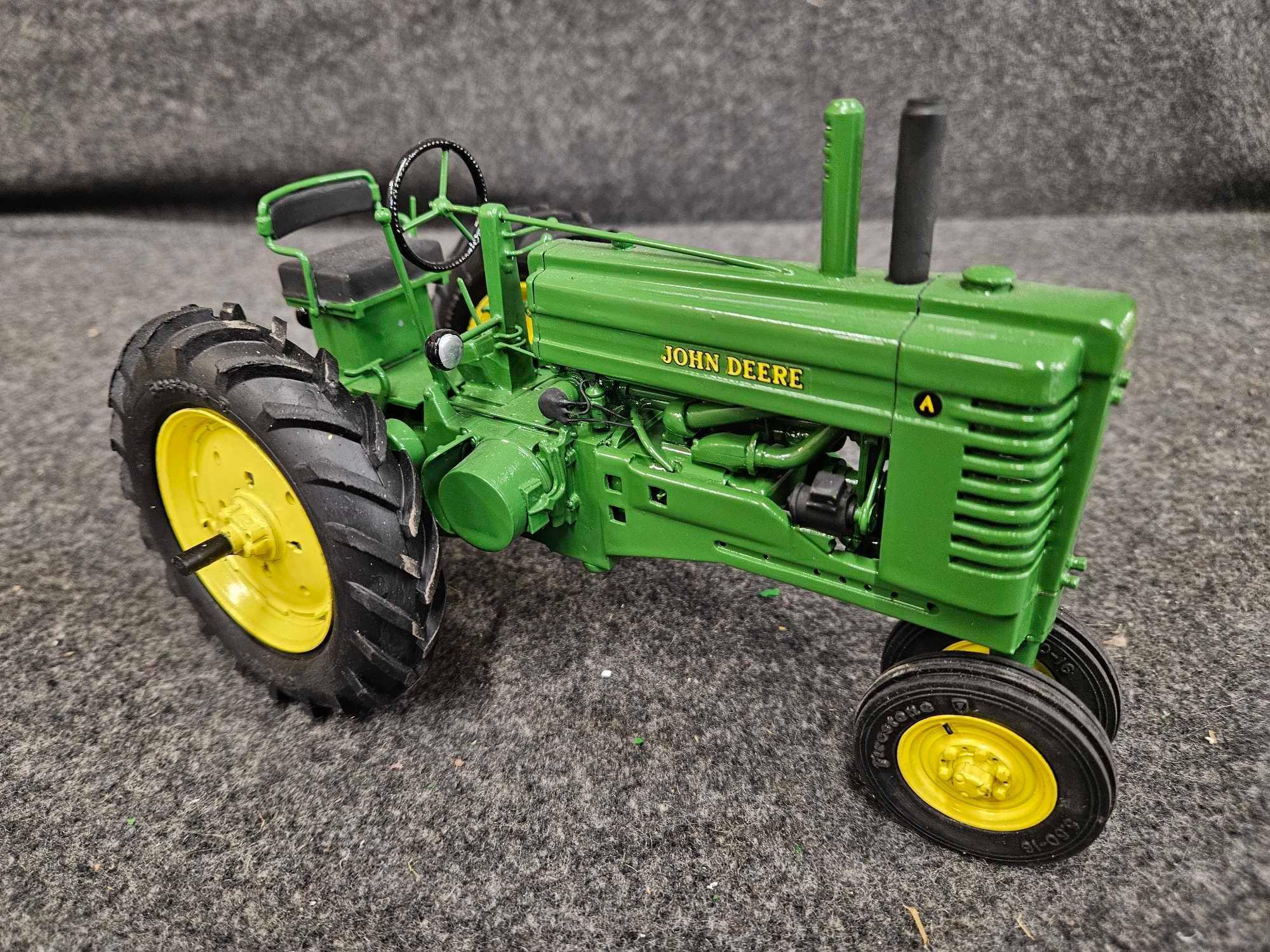 Custom John Deere Model A by Gilson Riecke
