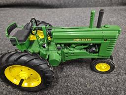 Custom John Deere Model A by Gilson Riecke