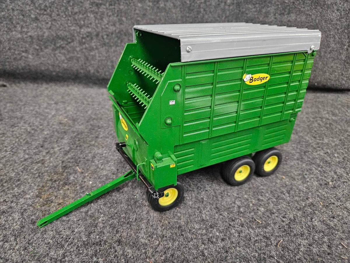 Custom Badger Forage Wagon 1/16