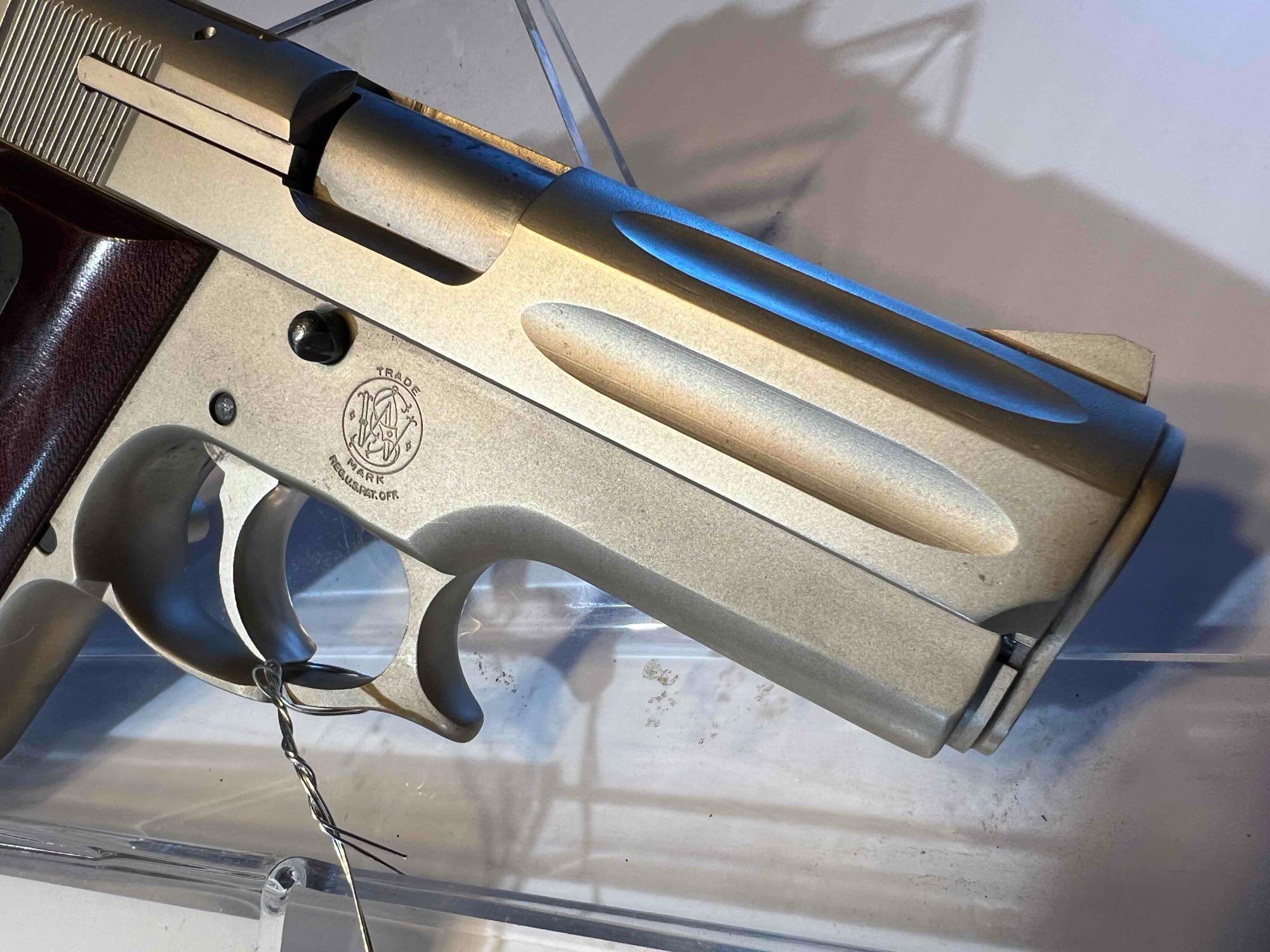 Smith and Wesson Model 39-2, 9MM