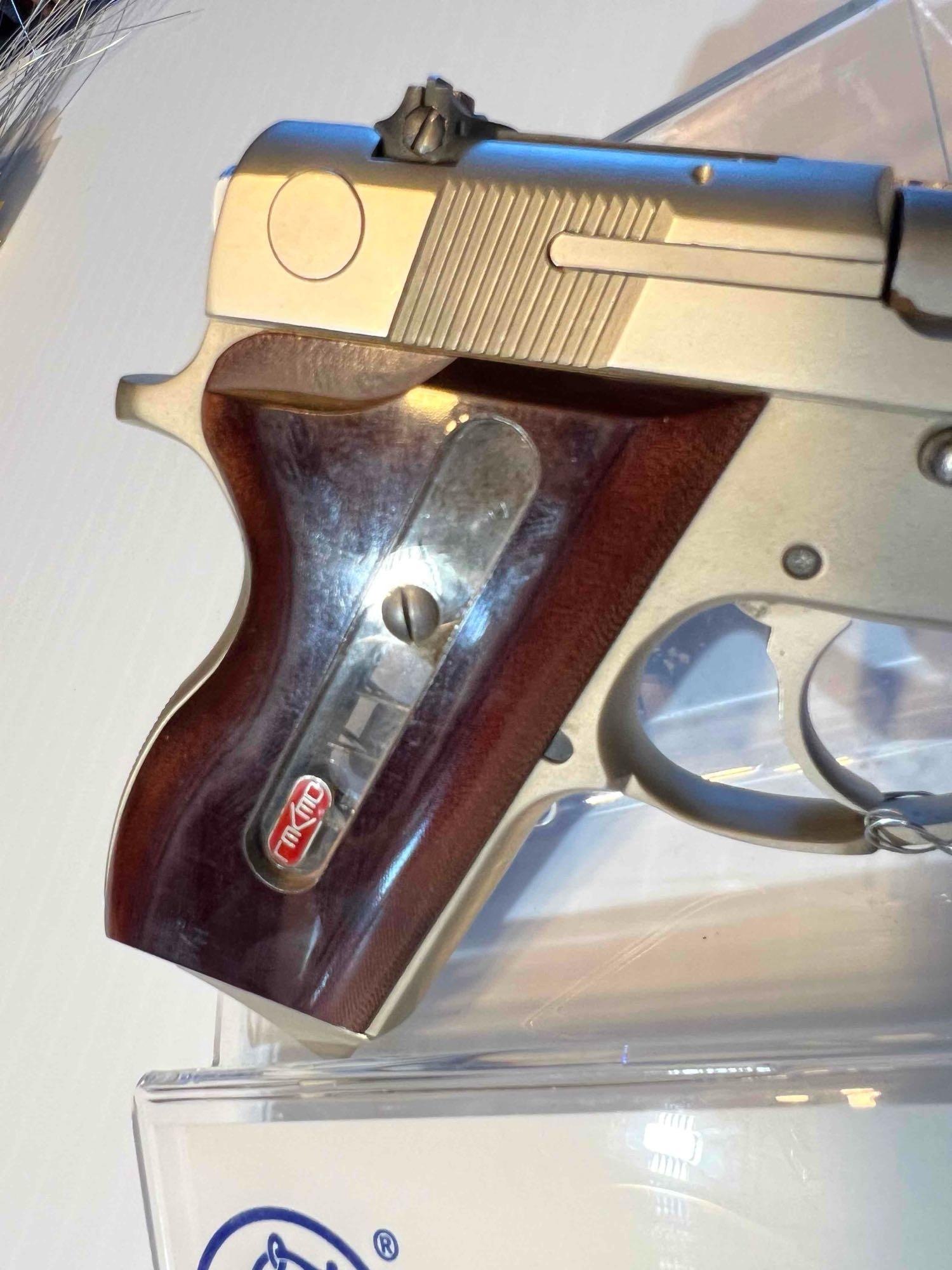 Smith and Wesson Model 39-2, 9MM