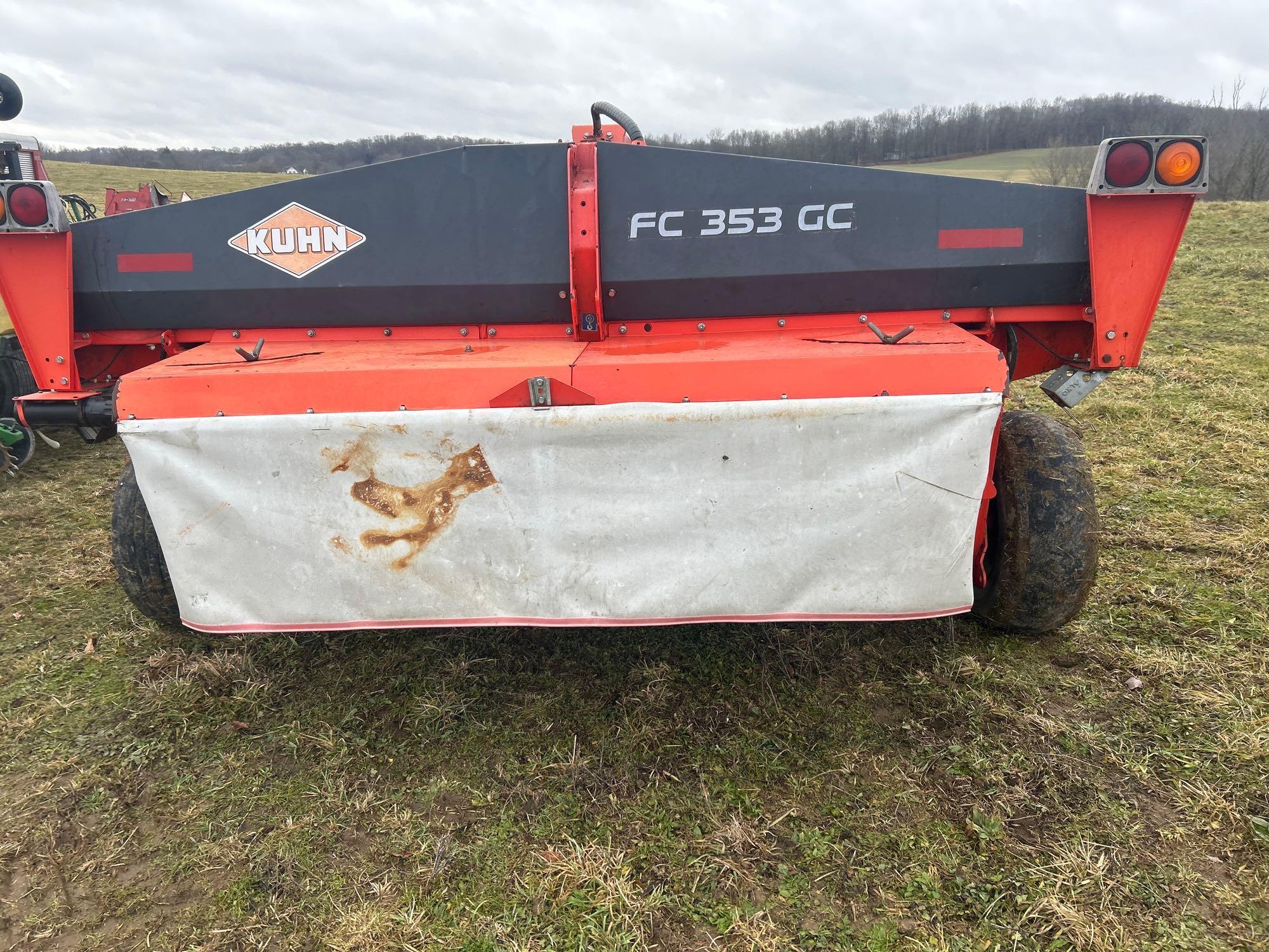 Kuhn FC353 GC 11 1/2 ft center pivot discbine