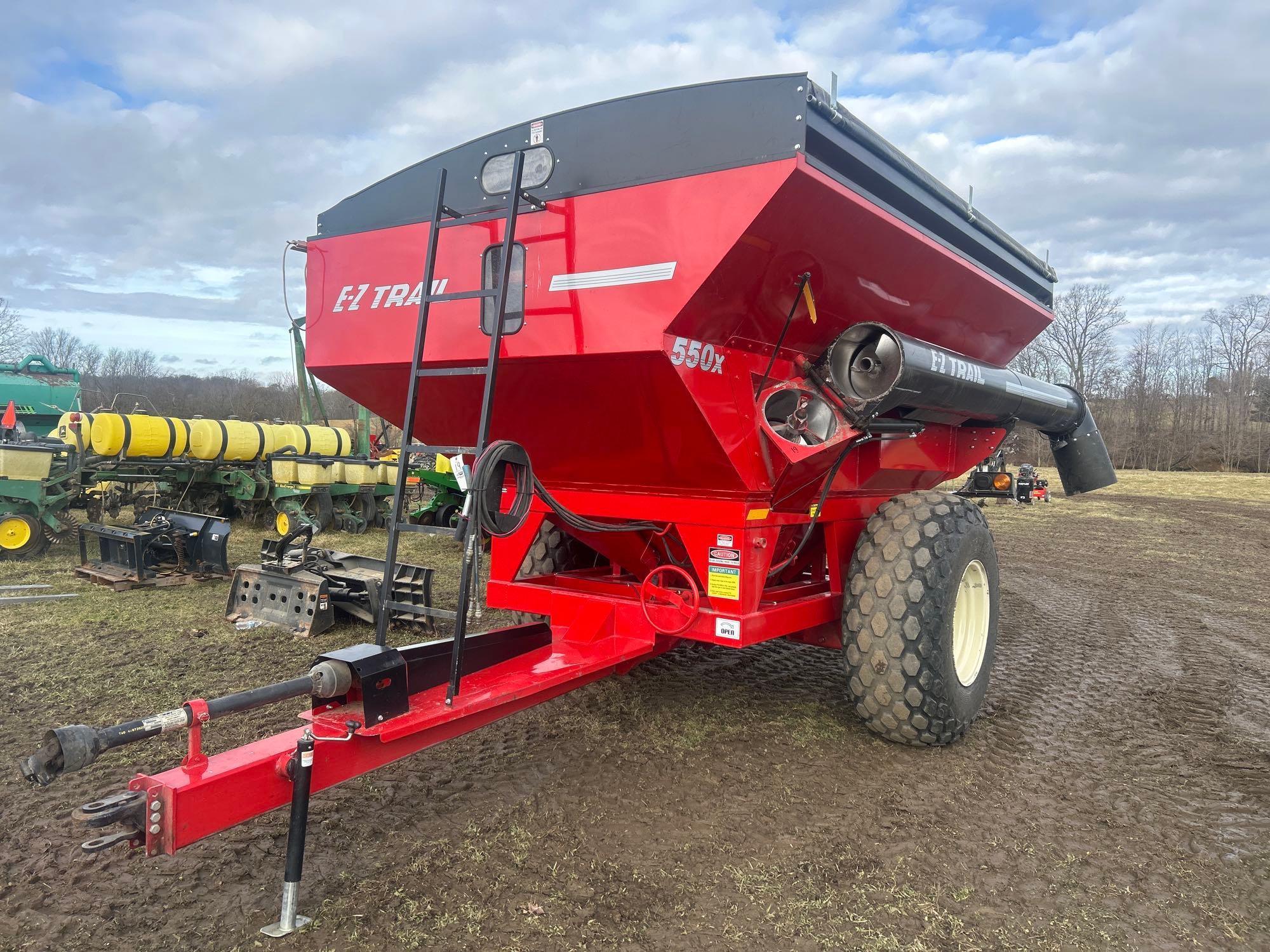 2021 EZ Trail 550X grain cart, roll tarp, like new