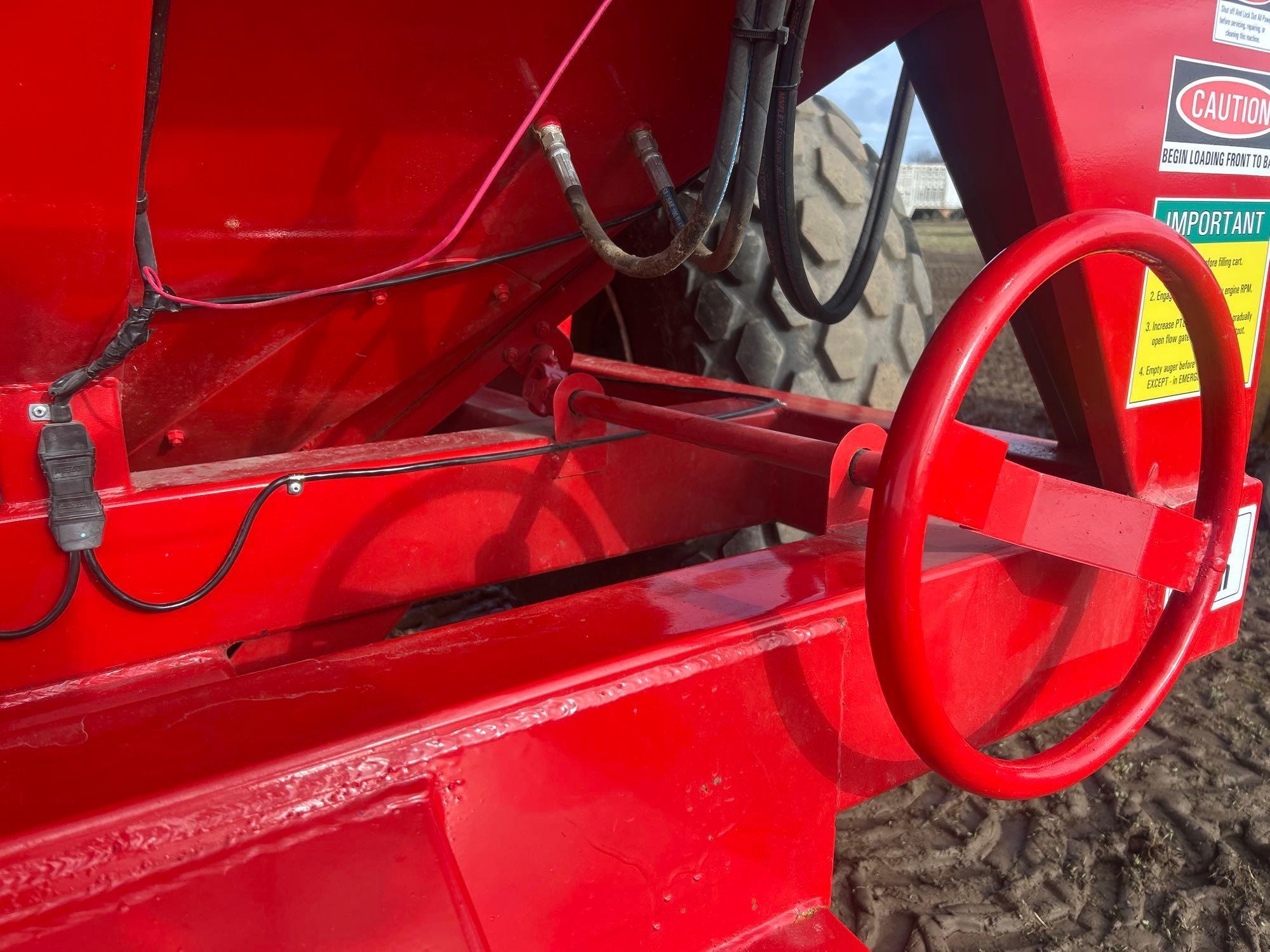 2021 EZ Trail 550X grain cart, roll tarp, like new