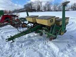 John Deere 7200 Max Emerge 4 row narrow corn planter