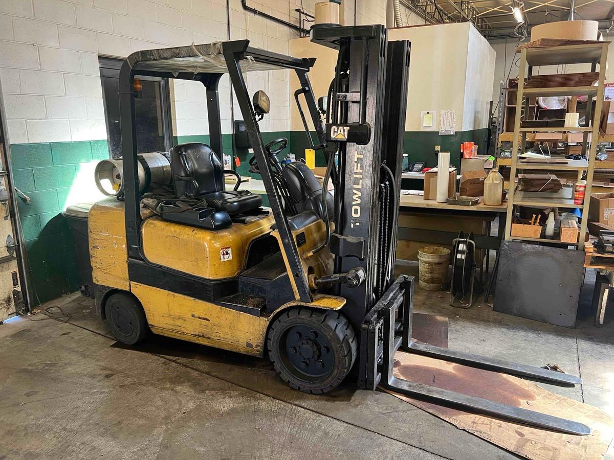 Mitsubishi CAT Tow Motor