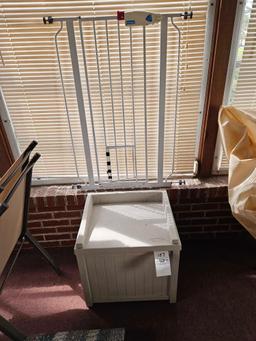Suncast box, pet gate