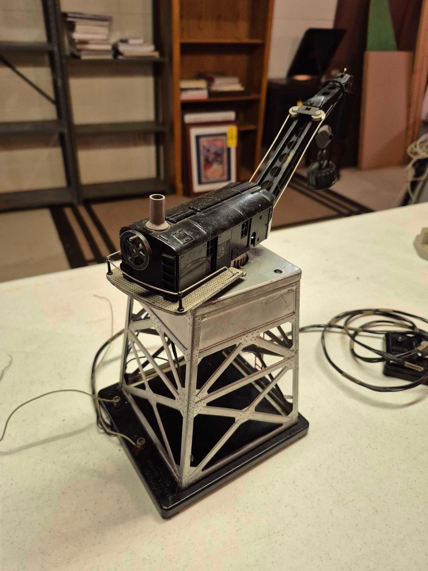 Lionel #182 Operating Crane with Controller, #927 Maintenance Kit and Pair of Signal Bridges