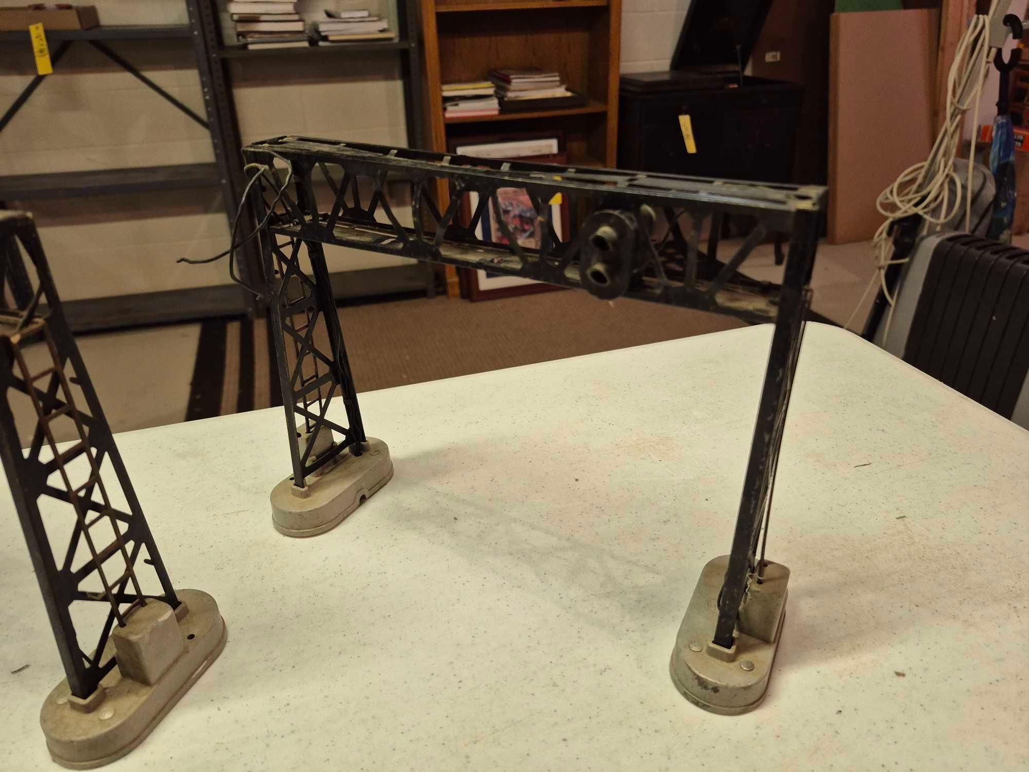 Lionel #182 Operating Crane with Controller, #927 Maintenance Kit and Pair of Signal Bridges