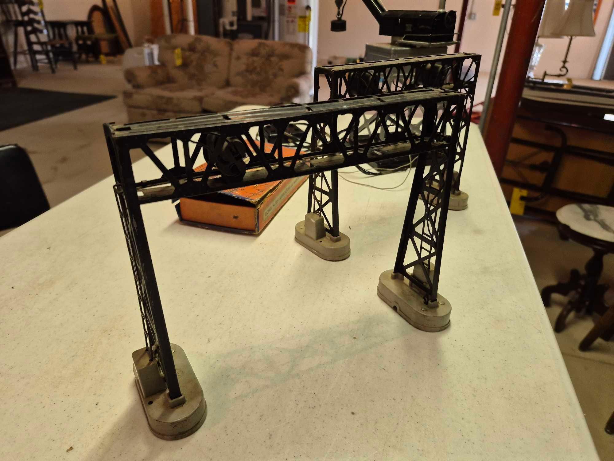 Lionel #182 Operating Crane with Controller, #927 Maintenance Kit and Pair of Signal Bridges