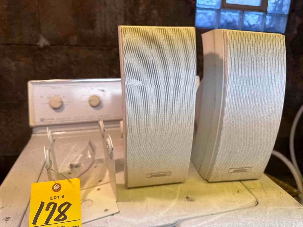 pair Bose 521 outdoor Speakers with brackets