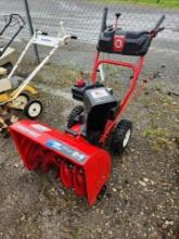 Troy-Bilt Storm 5024 24i. Snowblower unknown condition has compression