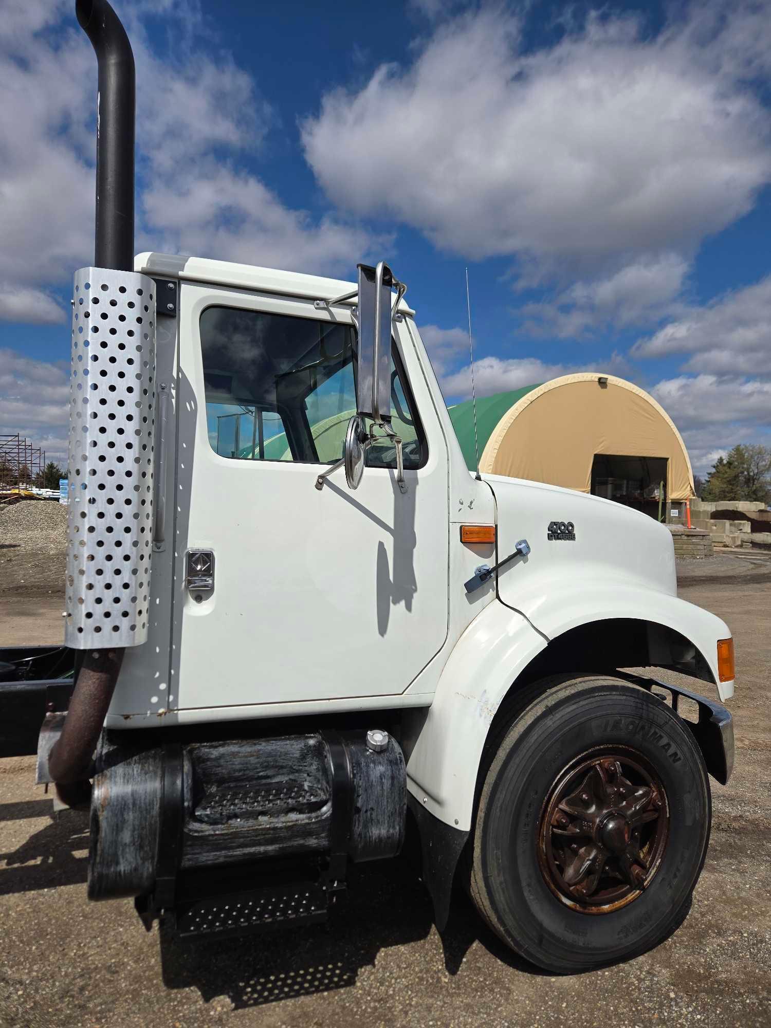 1996 International 4700 DT 466E, 227,754 miles, runs and drives
