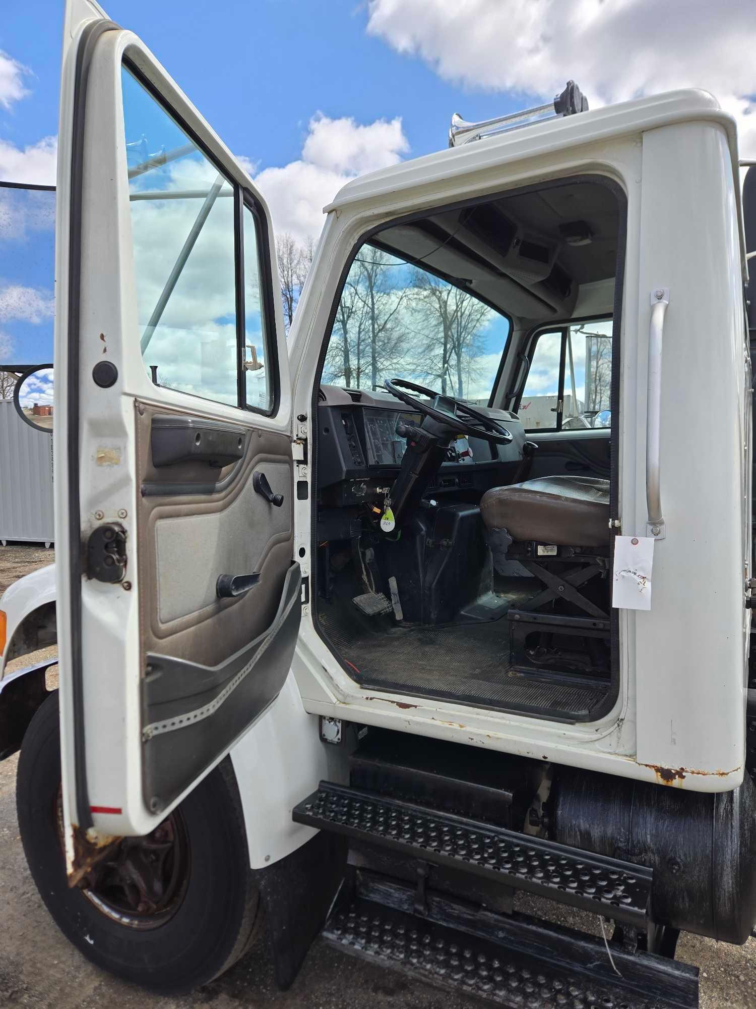 1996 International 4700 DT 466E, 227,754 miles, runs and drives