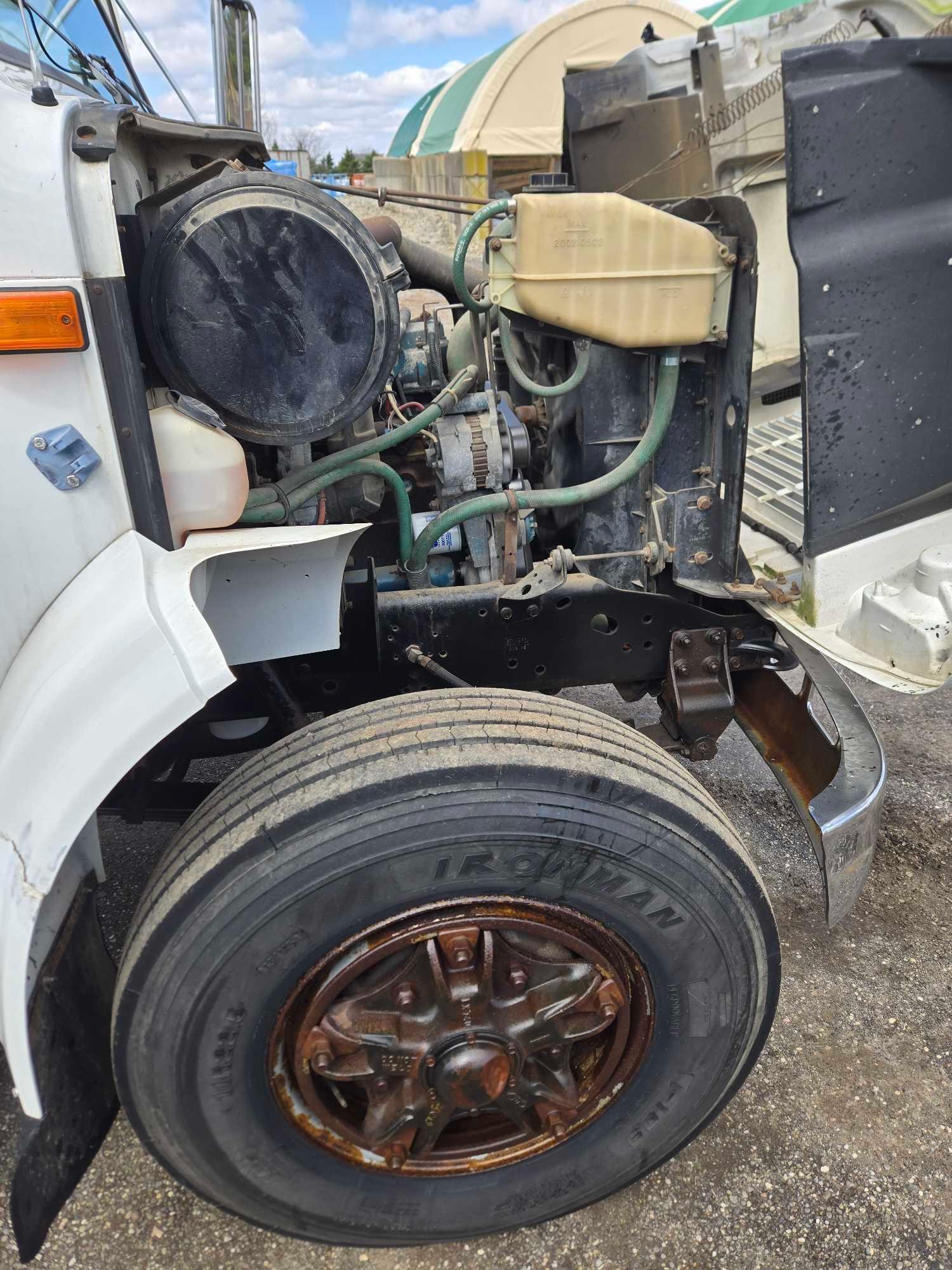 1996 International 4700 DT 466E, 227,754 miles, runs and drives
