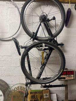 SLR Trek Bicycle / Bicycle Rims and Handlebars