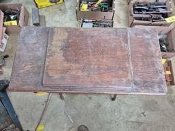Vintage Singer Sewing Machine with Stand