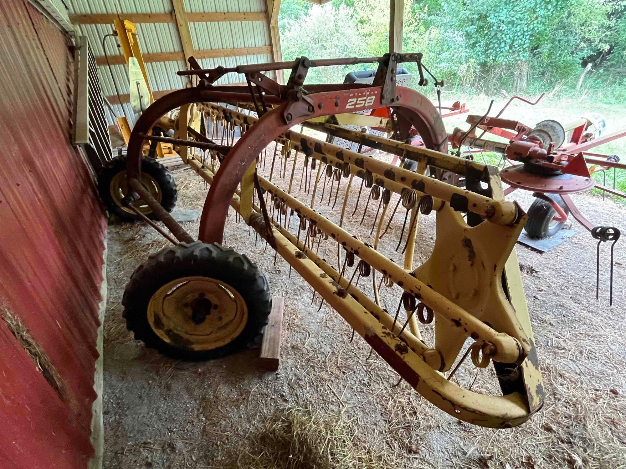 New Holland 258 Roll Bar Rake